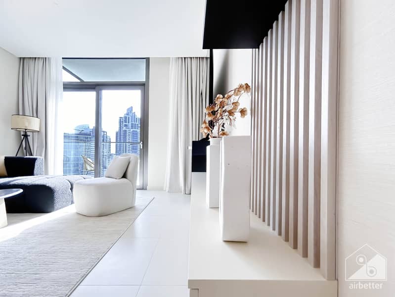 8 Crown Tower - 2901-Living-10. jpg