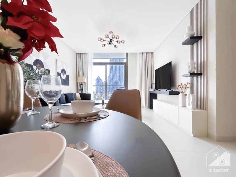 25 Crown Tower - 2901-Living-1. jpg