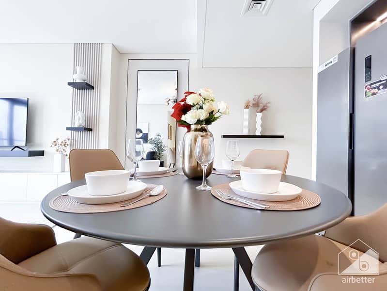 9 Crown Tower - 2901-Living-11. jpg