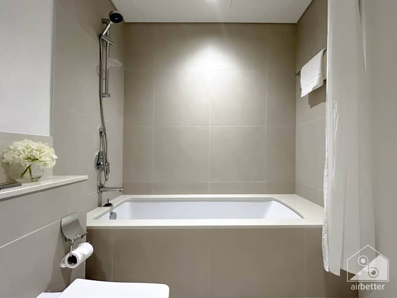 51 Crown Tower - 2901-WC-2. jpg