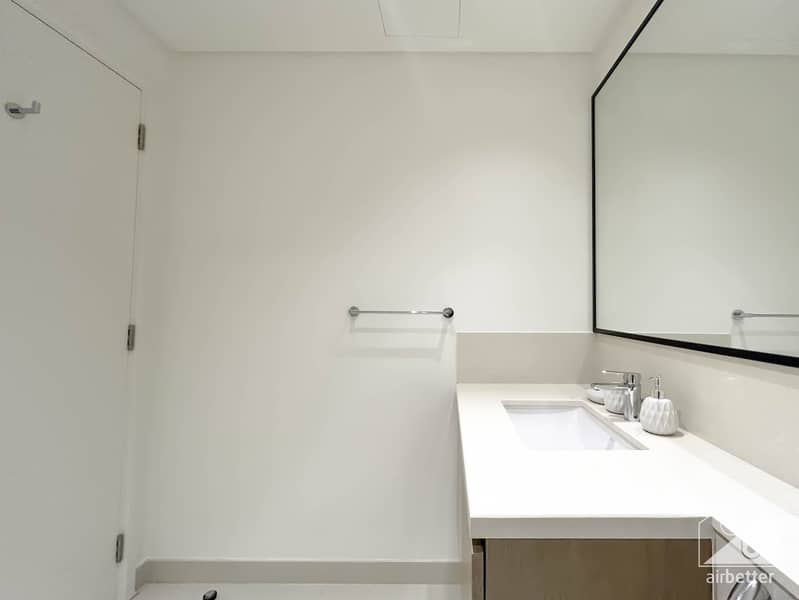 52 Crown Tower - 2901-WC-3. jpg