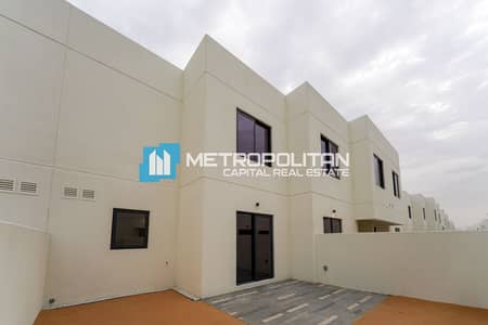 2 Bedroom Townhouse for Rent in Yas Island, Abu Dhabi - Vacant 2BR | Brand New TH | Community View