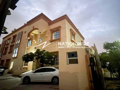 10 Bedroom Villa for Sale in Khalifa City, Abu Dhabi - ROI 8% |Compuond of 4 Villas |Convenient Location