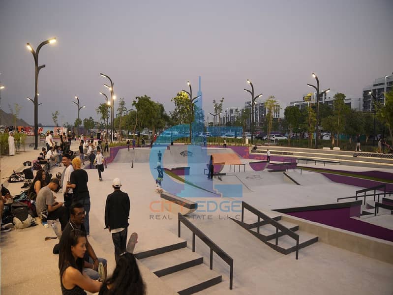 16 Crowds-enjoy-the-professional-street-section-of-Aljada-Skate-Park-on-its-opening-day. jpg