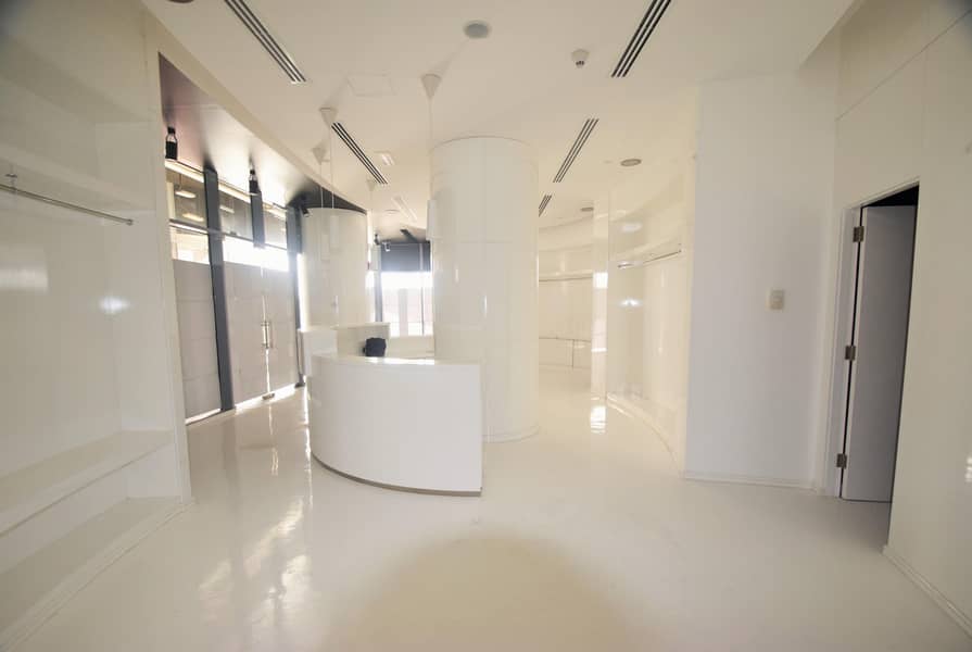 Fitted Retail Shop in Business Tower