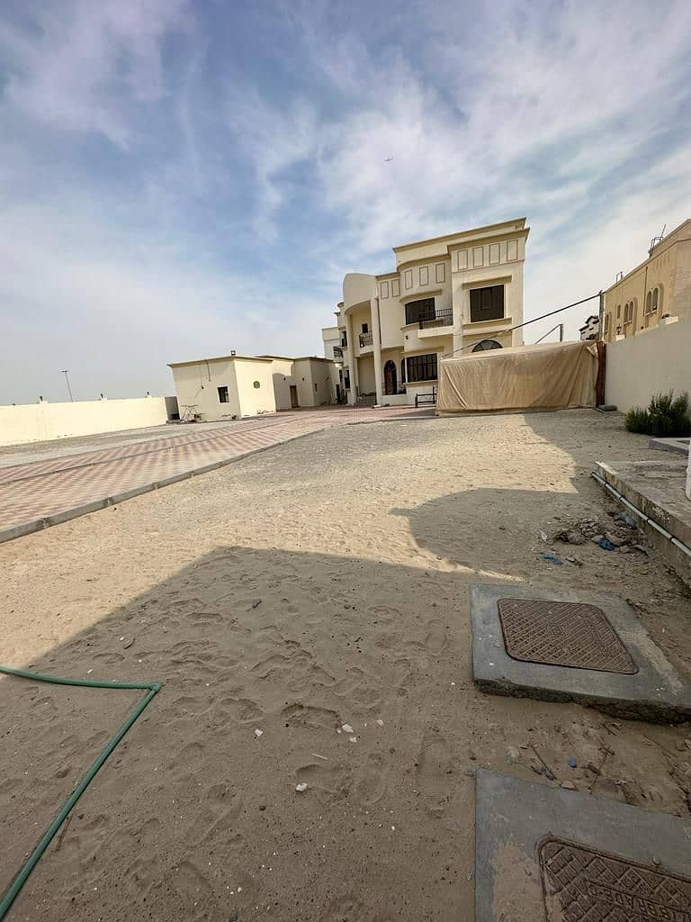 Commercial Villa on Prime location in Baniyas East Abu