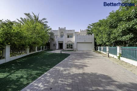 4 Bedroom Villa for Rent in Jumeirah Islands, Dubai - Lake View | Private Pool | Fully Renovated