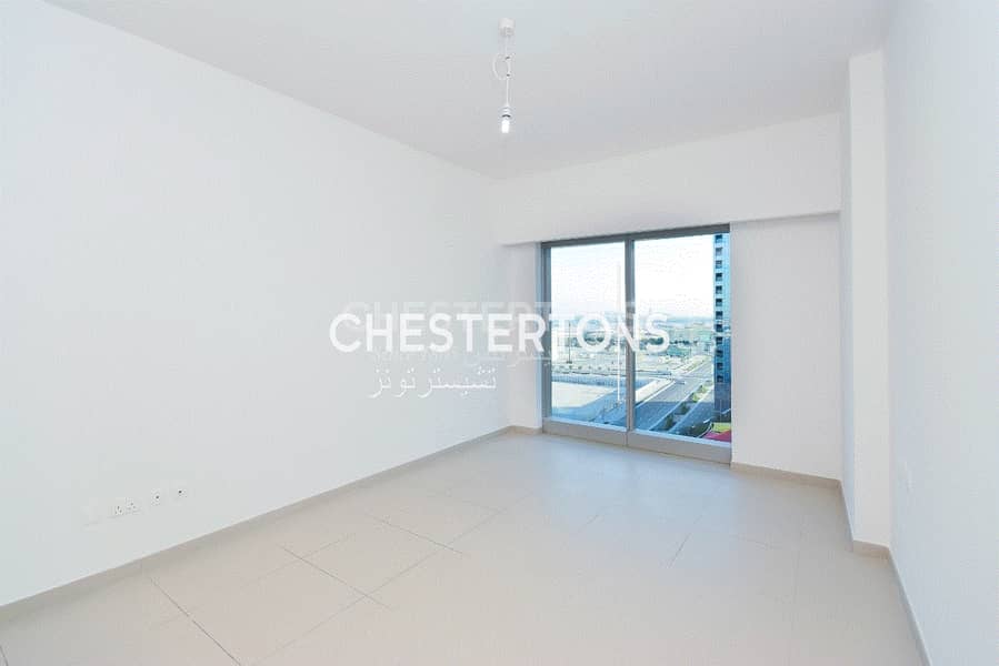 Live In This Stunning Unit Terrific and Spacious 1 Bedroom
