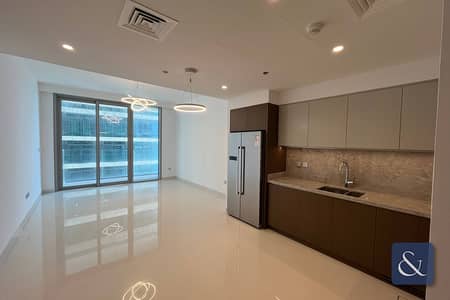 2 Bedroom Apartment for Rent in Dubai Harbour, Dubai - Beachfront | Unfurnished | Two Bedrooms