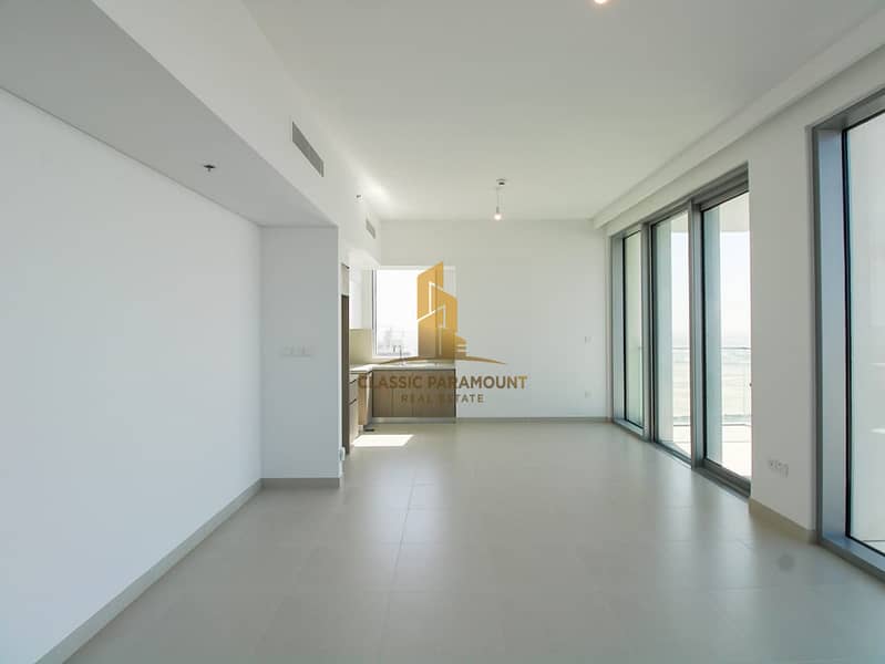 Unfurnished / High floor / Full Sea view