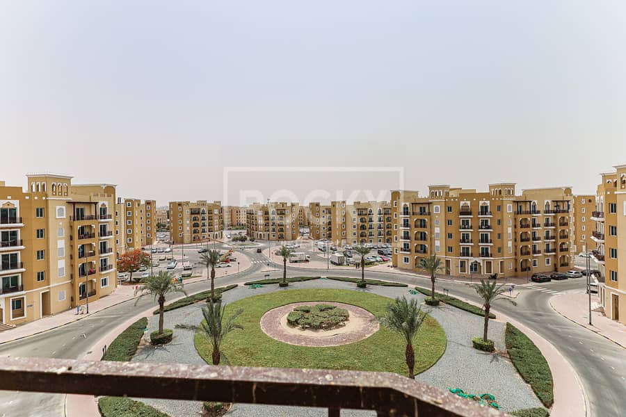 شقة في EMR-20،الحي الإماراتي،المدينة العالمية 1 غرفة 430000 درهم - 8912545