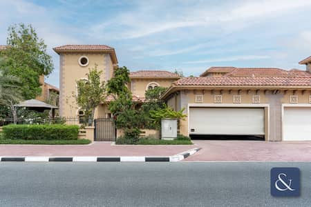 5 Bedroom Villa for Sale in Falcon City of Wonders, Dubai - 5 Beds | Independent Villa | Fully upgraded