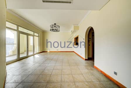 2 Bedroom Apartment for Rent in Palm Jumeirah, Dubai - High Floor 2BR | Prime Location | Beach Access