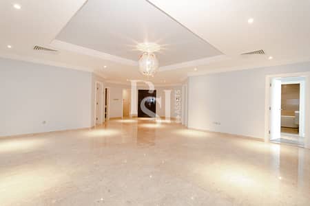 فلیٹ 4 غرف نوم للايجار في منطقة الكورنيش، أبوظبي - corniche-sagr-bldg-abu-dhabi-living-area (2). JPG