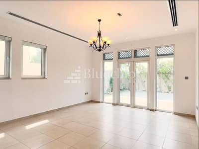 3 Bedroom Villa for Sale in Jumeirah Park, Dubai - Vacant | Well Maintained | Close to Park