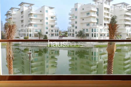 4 Bedroom Townhouse for Sale in Jumeirah Islands, Dubai - Full lake and skyline view | Next to the Pavilion