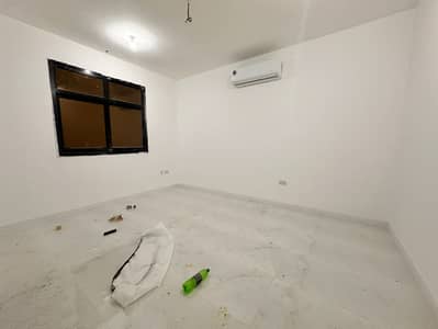 Studio for Rent in Baniyas, Abu Dhabi - 0def0441-84c8-4891-ad86-b60b4fcd7c3d. jpg