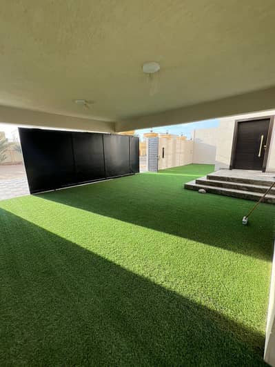 Modern villa for sale in Al Mowaihat, 2 super deluxe finishes, close to schools, Ajman Academy, the Saudi German Hospital, and Sheikh Ammar Street. The villa is two floors, consisting of 5 master rooms equipped with dampers, a large sitting room with sink