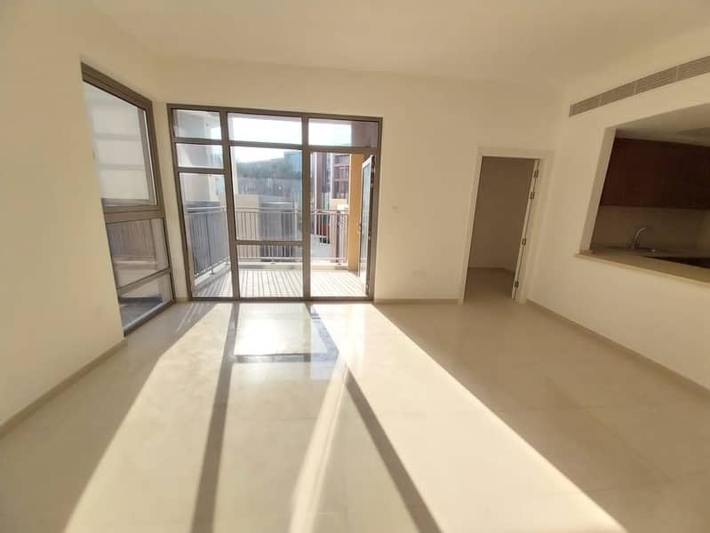 1bhk with study room and huge balcony close to City center Zahia