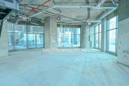 Shop for Sale in Business Bay, Dubai - Bright and Modern | Showroom | Retail Studio