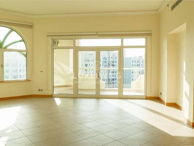 3 Bedroom Apartment for Sale in Palm Jumeirah, Dubai - Tenanted | Spacious | High Floor | High ROI
