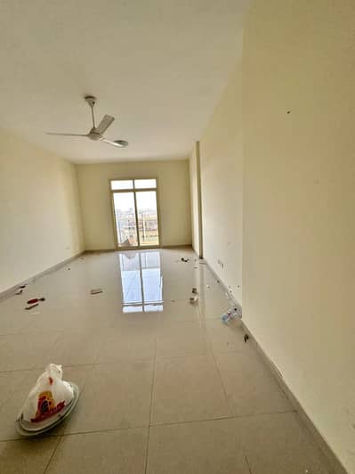 Two rooms and a living room, excellent finishing, a large area with a storeroom, 3 bathrooms, a balcony and wall cabinets. The price is 49 thousand di
