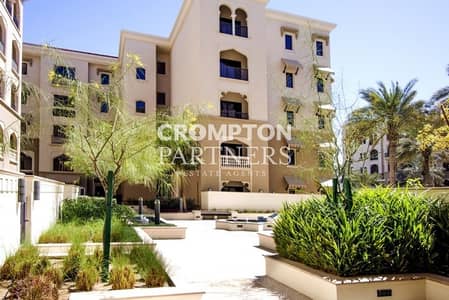 Luxury Three Bedrooms on the GroundFloor Luxury Three Bedrooms on the GroundFloor