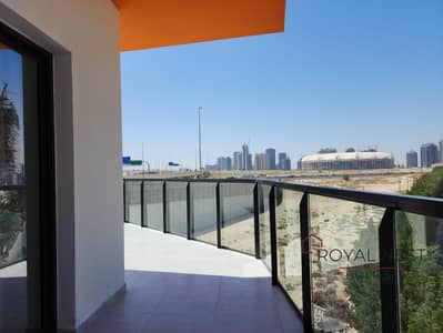 Big Layout / Fully Furnished / Big Balcony open view and community View