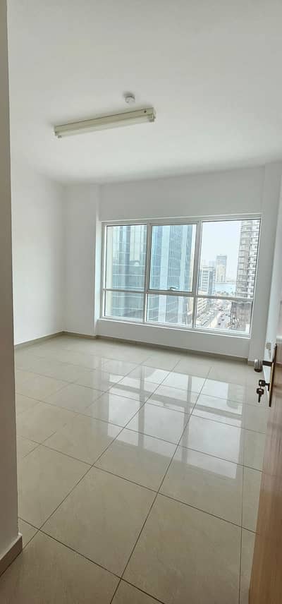 3 Bedroom Flat for Rent in Abu Shagara, Sharjah - Spectacular 3Bhk Apartment with  Cornish view at very main location easy access to Al Wahda road for Dxb. . .
