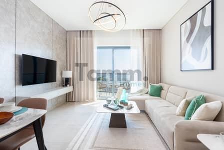Exquisite Waves Grande apartment with balcony and maid's room, impeccably decorated