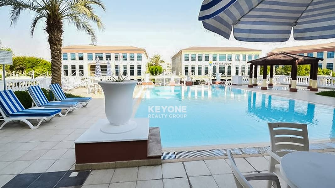 Spacious Unit | Pool View | Unfurnished