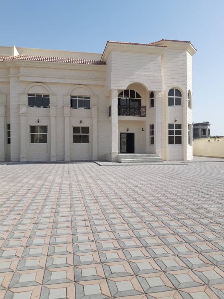 Very nice(3) bedroom hall in khalifa (B)New Villa for rent-good space-