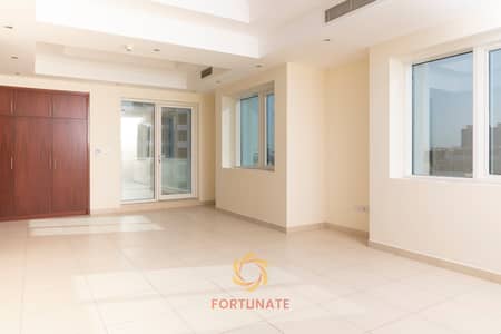 2 Bedroom Flat for Rent in Bur Dubai, Dubai - 0S1A2564 Living room 6. jpg
