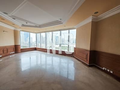 Office for Rent in Al Khalidiyah, Abu Dhabi - Generously sized office | stunning city views | attractive price