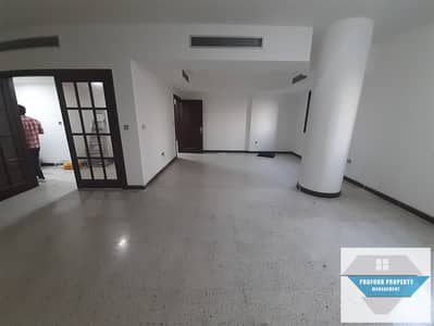 فلیٹ 4 غرف نوم للايجار في منطقة النادي السياحي، أبوظبي - 20240429_175134. jpg