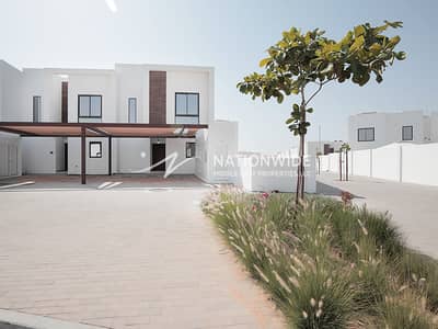 3 Bedroom Townhouse for Sale in Al Ghadeer, Abu Dhabi - Cozy 3BR| Corner Unit | Peaceful Community