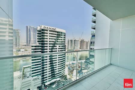 1 Bedroom Flat for Rent in Business Bay, Dubai - Fully Furnished Cozy 1Bed plus Canal View
