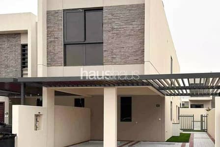 3 Bedroom Villa for Rent in DAMAC Hills 2 (Akoya by DAMAC), Dubai - Brand new | Unfurnished | L-shaped Garden