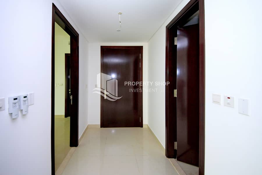 14 3-br-apartment-abu-dhabi-al-reem-island-marina-square-al-durrah-foyer. JPG