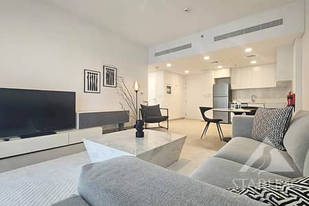 1 Bedroom Flat for Rent in Umm Suqeim, Dubai - View of Community | Vacant | Luxury Living