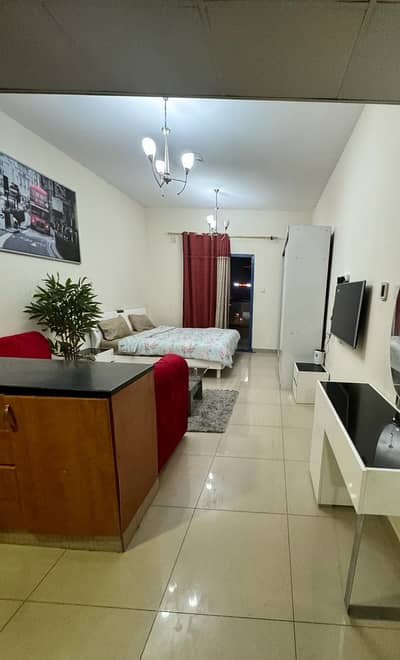 New furnished studio, spacious area, separate kitchen and balcony. The location is very lively. All services are close to the building. The rent inclu
