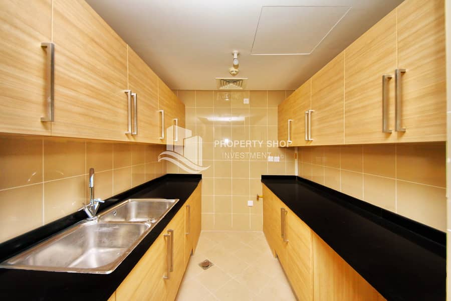 7 2-bedroom-apartment-al-reem-island-marina-square-rak-tower-kitchen. JPG