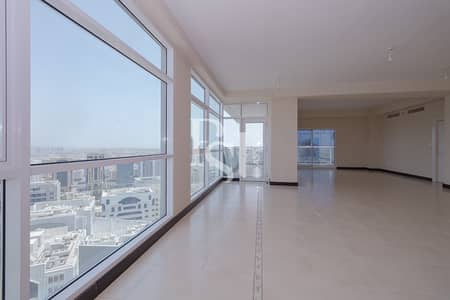 3 Bedroom Flat for Rent in Al Hosn, Abu Dhabi - baynunah-tower-2-corniche-abu-dhabi-living-area (5). JPG