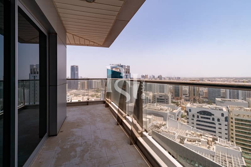 2 baynunah-tower-2-corniche-abu-dhabi-balcony-view (1). JPG