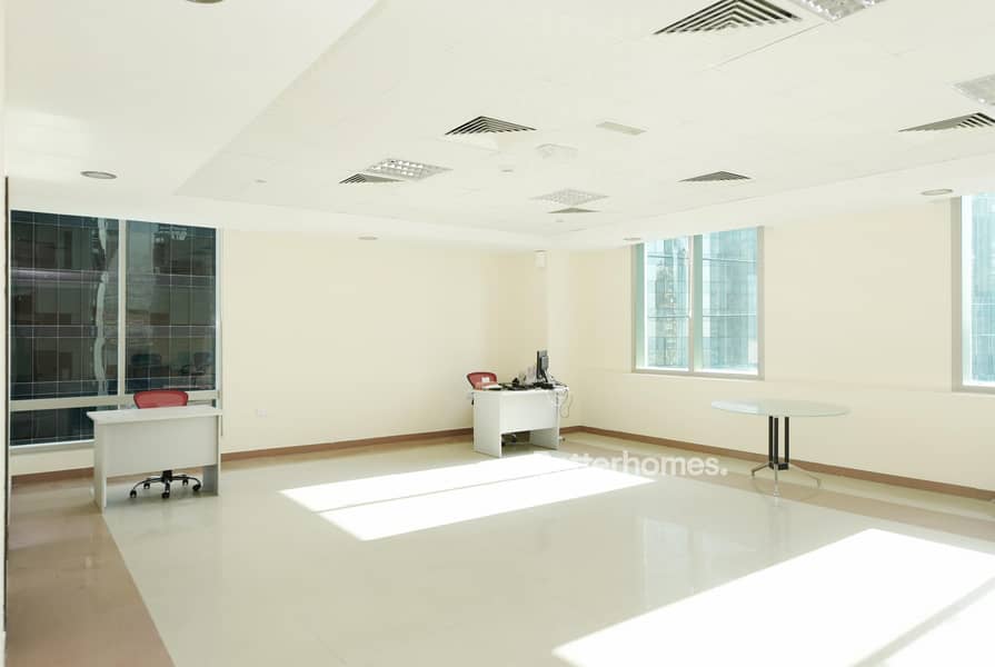 Fitted office | Balcony | Close to Metro