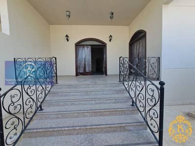 Available For Staff / Family 6 Bedroom Villa 2 Hall  8 Washroom Parking Spacious Kitchen at Prime Location MBZ