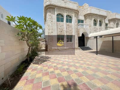 HOT OFFER PRIVATE ENTRANCE 5 BHK WITH MAJLIS AND HALL