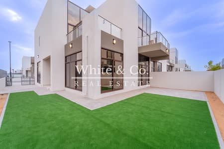 4 Bedroom Townhouse for Sale in Mohammed Bin Rashid City, Dubai - HUGE CORNER PLOT | 4 BEDROOM | RENOVATED