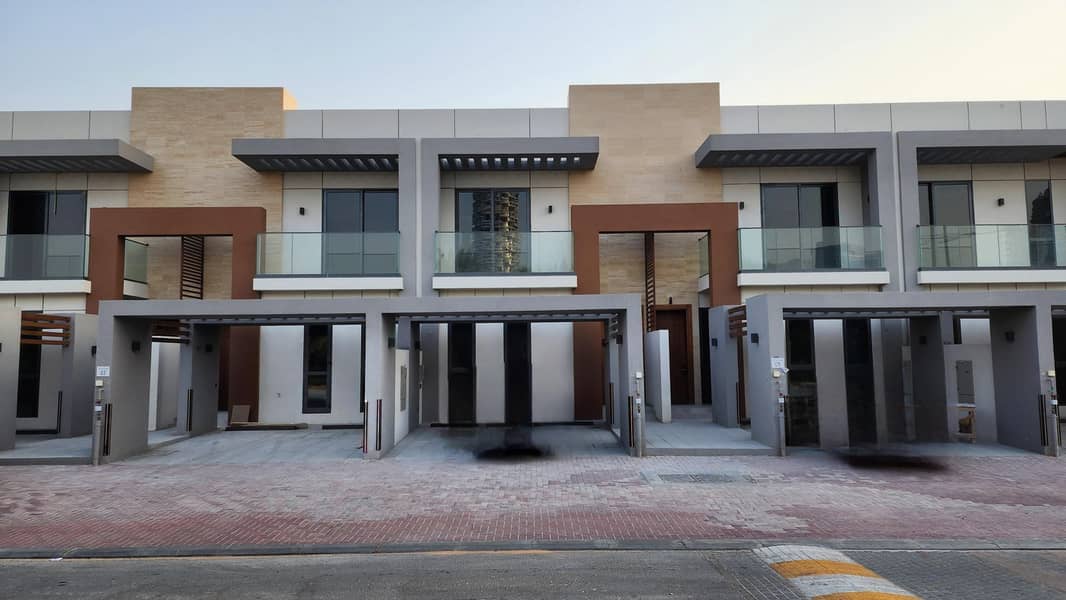 4 BEDS | BRAND NEW | PARK FRONT AND BACK | MODERN
