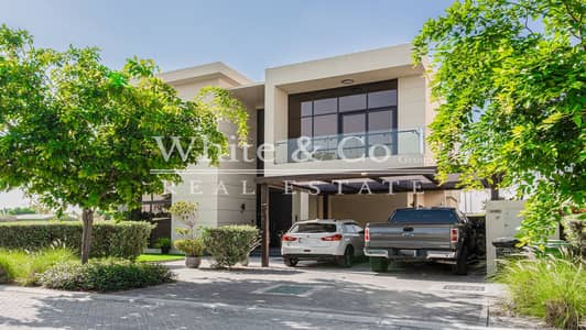 4 Bedroom Villa for Sale in DAMAC Hills, Dubai - Designed | Incredible Lake View | Phoenix